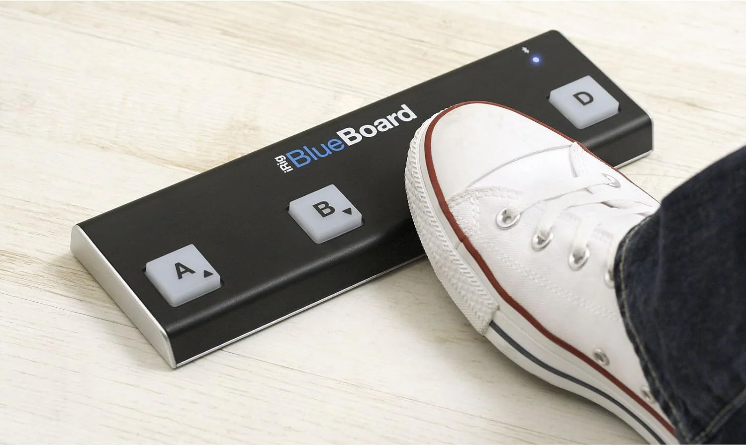 IK Multimedia iRig Blueboard Pedaliera MIDI bluetooth per iPhone, iPad e Mac - Image 4