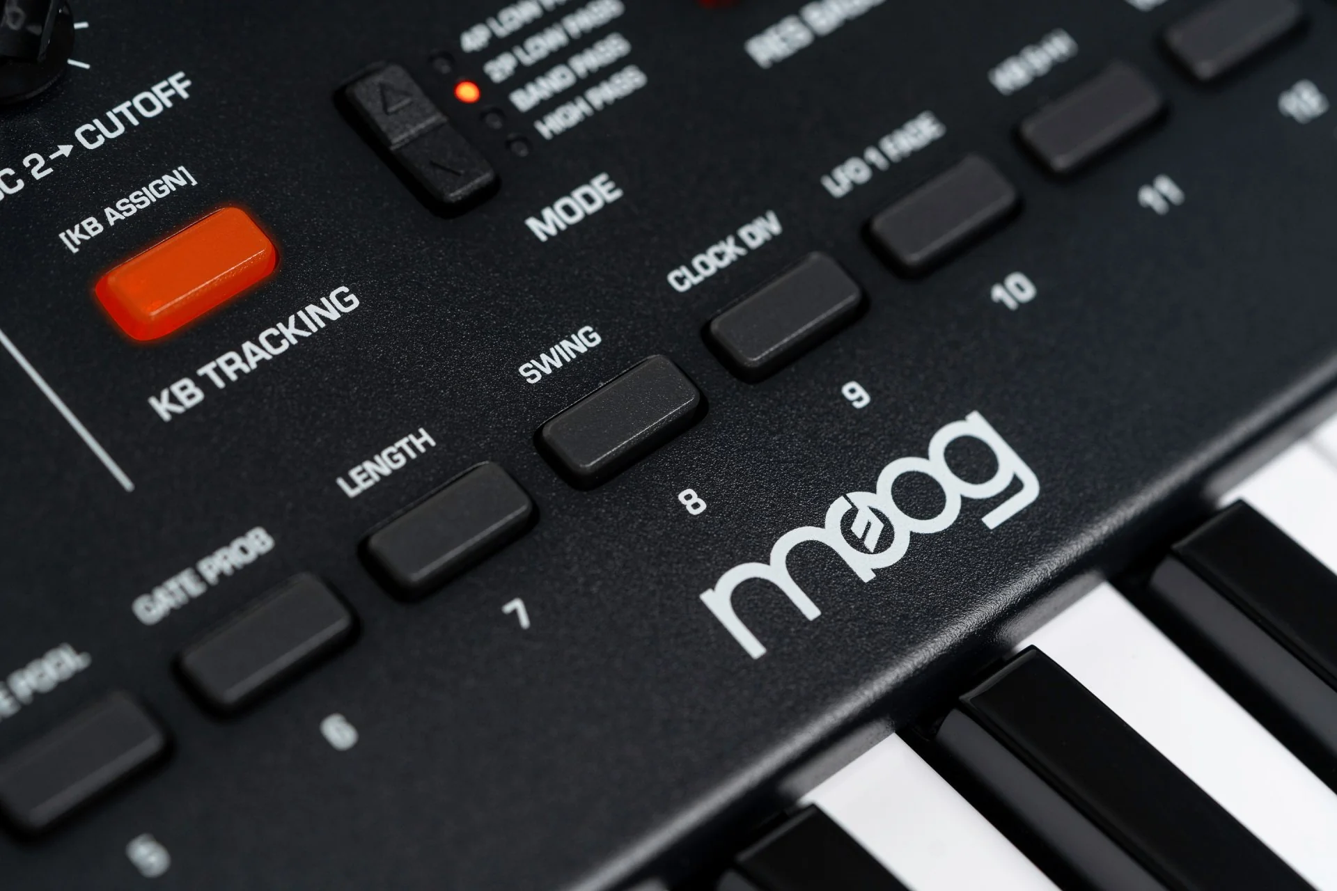Moog MESSENGER Sintetizzatore professionale analogico monofonico a 32 tasti - Image 8
